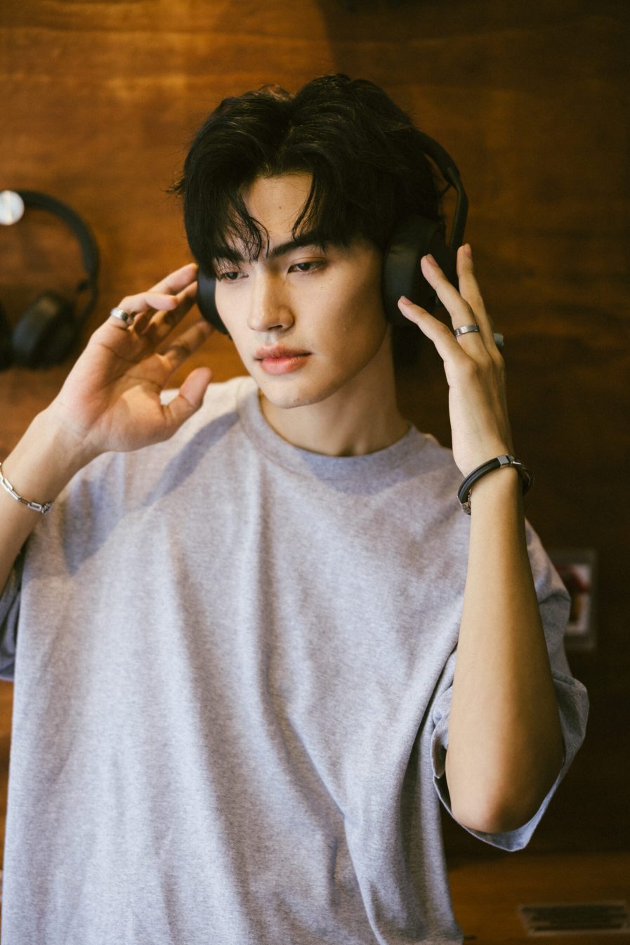 เทาอ่อน